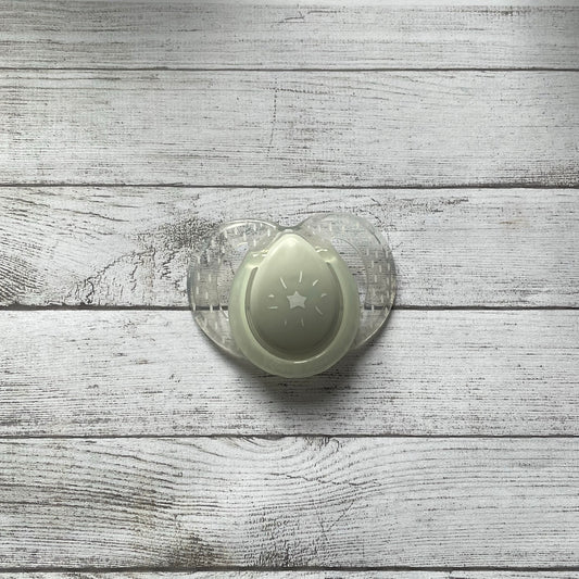 Tommee Tippee Rainbow / Star Reborn Magnetic Dummy - self fit magnet