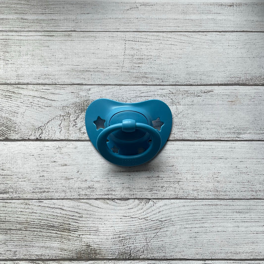 NUK Blue Frog Reborn Magnetic Dummy - self fit magnet