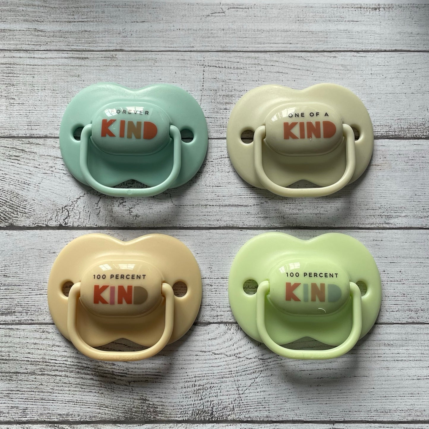Tommee Tippee KIND Reborn Magnetic Dummy - self fit magnet