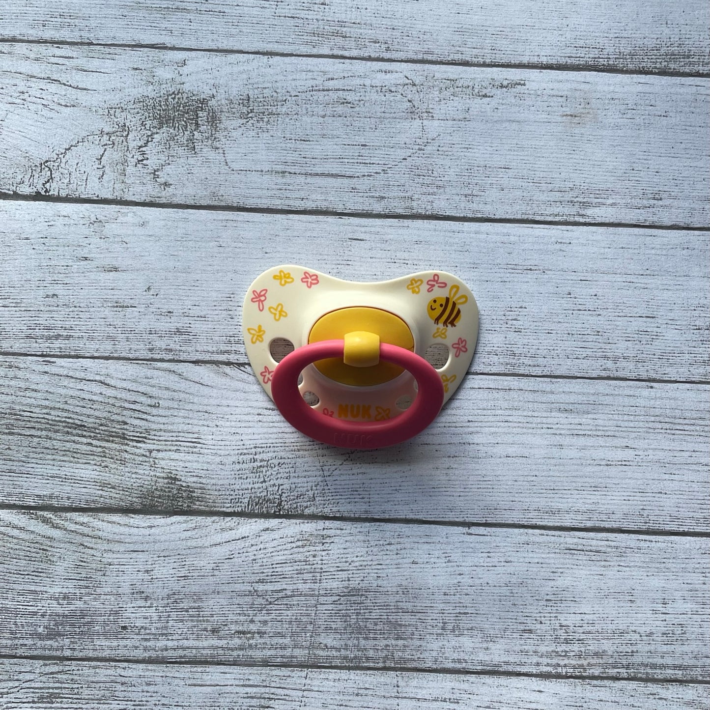 NUK Pink Bee Reborn Magnetic Dummy - self fit magnet