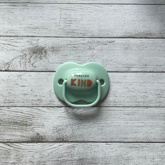 Tommee Tippee KIND Reborn Magnetic Dummy - self fit magnet