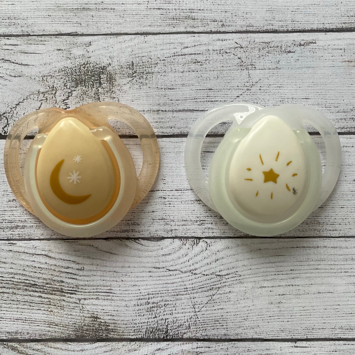 Tommee Tippee Peach Moon / Clear Star Reborn Magnetic Dummy - self fit magnet
