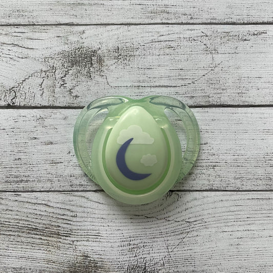 Tommee Tippee Green Moon / Blue Reborn Magnetic Dummy - self fit magnet