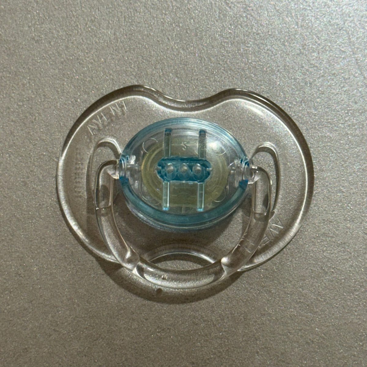 Avent Transparent Blue Reborn Magnetic Dummy - self fit magnet
