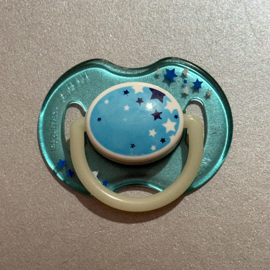 Avent Transparent Blue Stars Reborn Magnetic Dummy - self fit magnet