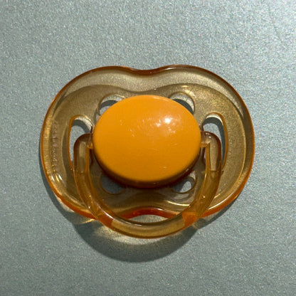 Avent Transparent Orange Reborn Magnetic Dummy - self fit magnet