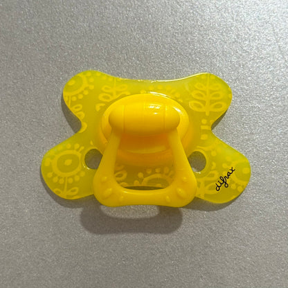 Difrax Yellow Reborn Magnetic Dummy - self fit magnet