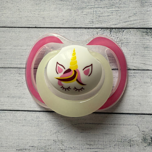 Nuby Unicorn Reborn Magnetic Dummy - self fit magnet