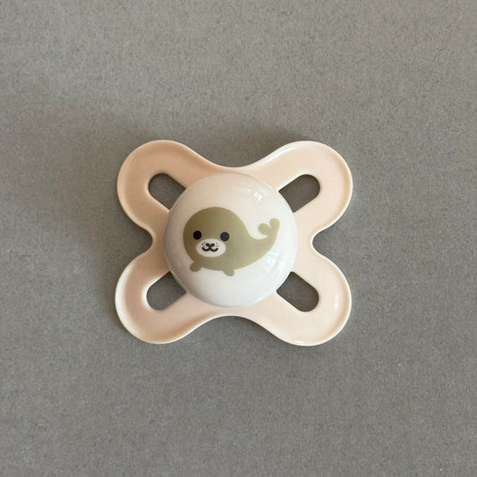 MAM Pale Pink Seal Reborn Magnetic Dummy - self fit magnet