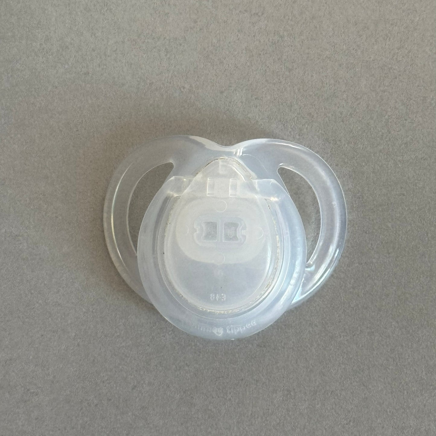 Tommee Tippee Transparent Reborn Magnetic Dummy - self fit magnet