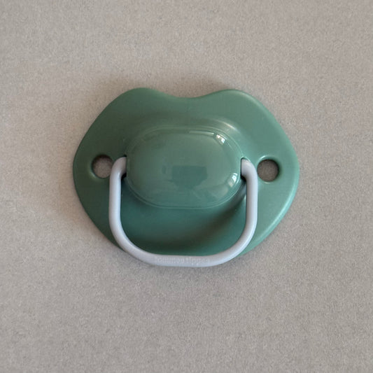 Tommee Tippee Dark Green Reborn Magnetic Dummy - self fit magnet