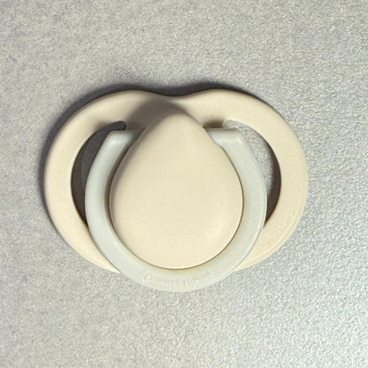 Tommee Tippee Cream/Blue Reborn Magnetic Dummy - self fit magnet