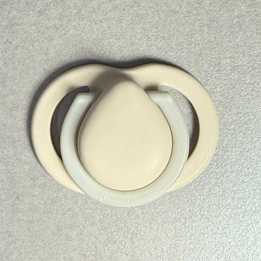 Tommee Tippee Cream/Blue Reborn Magnetic Dummy - self fit magnet