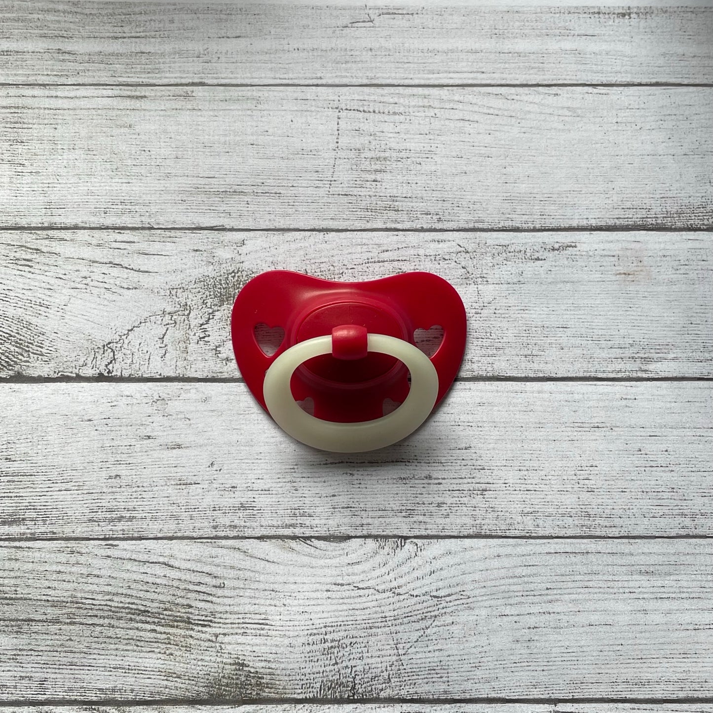 NUK Red Hearts Reborn Magnetic Dummy - self fit magnet