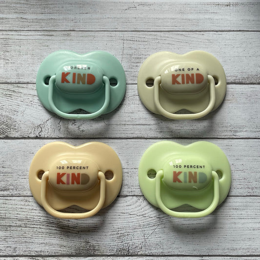 Tommee Tippee KIND Reborn Magnetic Dummy - self fit magnet