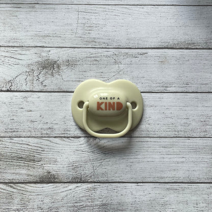 Tommee Tippee KIND Reborn Magnetic Dummy - self fit magnet