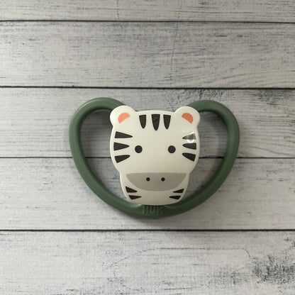 NUK Zebra Reborn Magnetic Dummy - self fit magnet