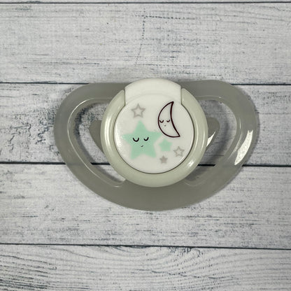 NUK Moon & Stars Reborn Magnetic Dummy - self fit magnet