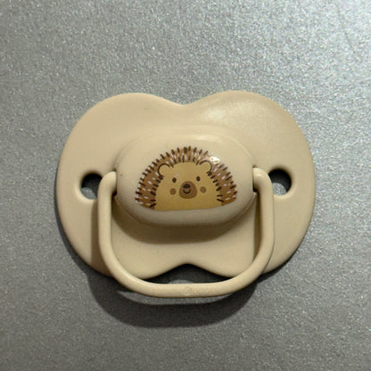 Tommee Tippee Cream Hedgehog Reborn Magnetic Dummy - self fit magnet