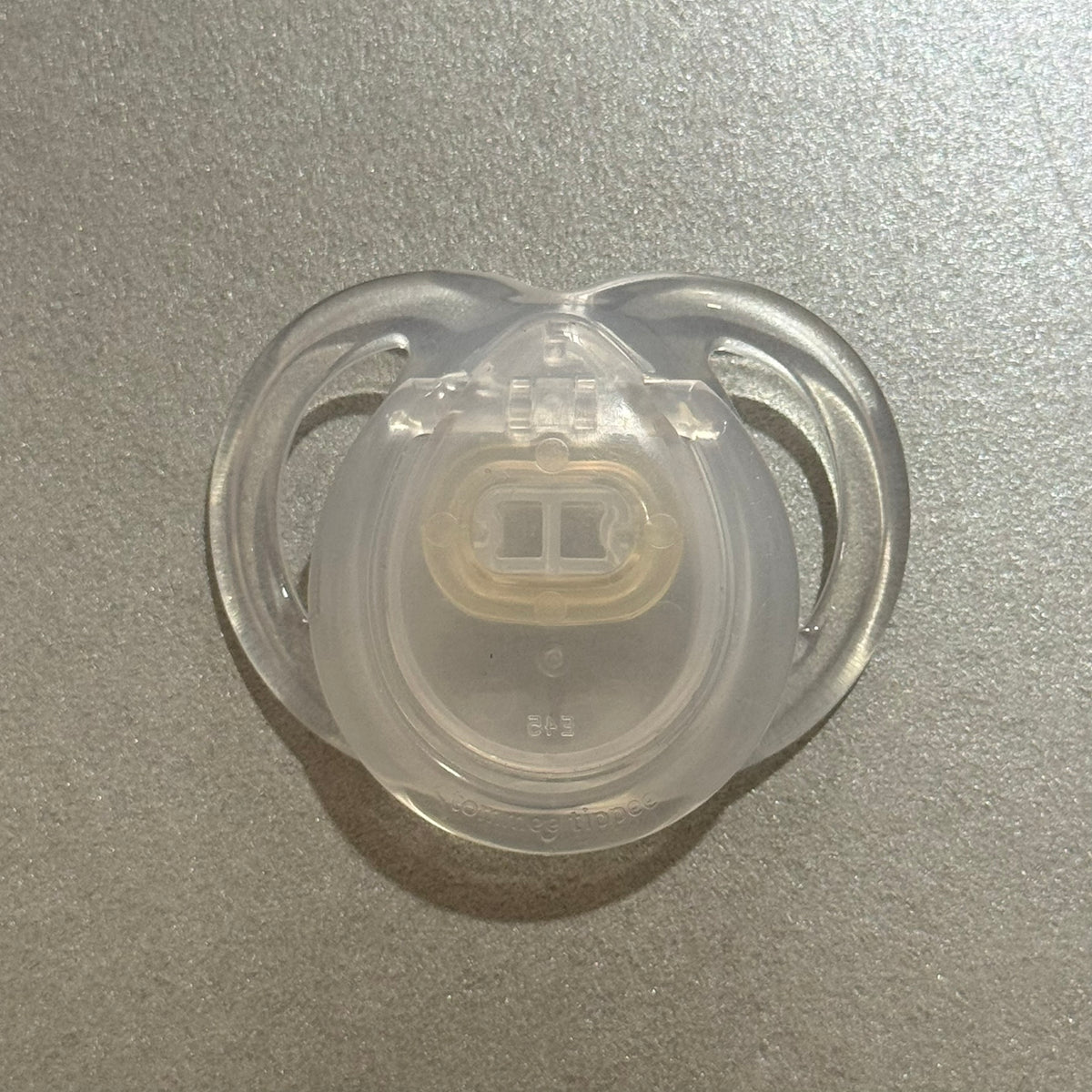Tommee Tippee Clear 3M Reborn Magnetic Dummy - self fit magnet