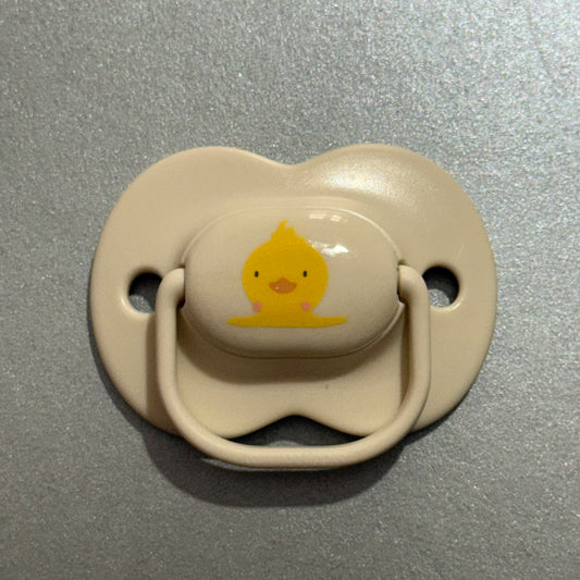 Tommee Tippee Cream Duck Reborn Magnetic Dummy - self fit magnet