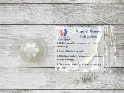 Tommee Tippee Green Moon / Blue Reborn Magnetic Dummy - self fit magnet