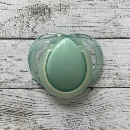 Tommee Tippee Green Moon / Blue Reborn Magnetic Dummy - self fit magnet